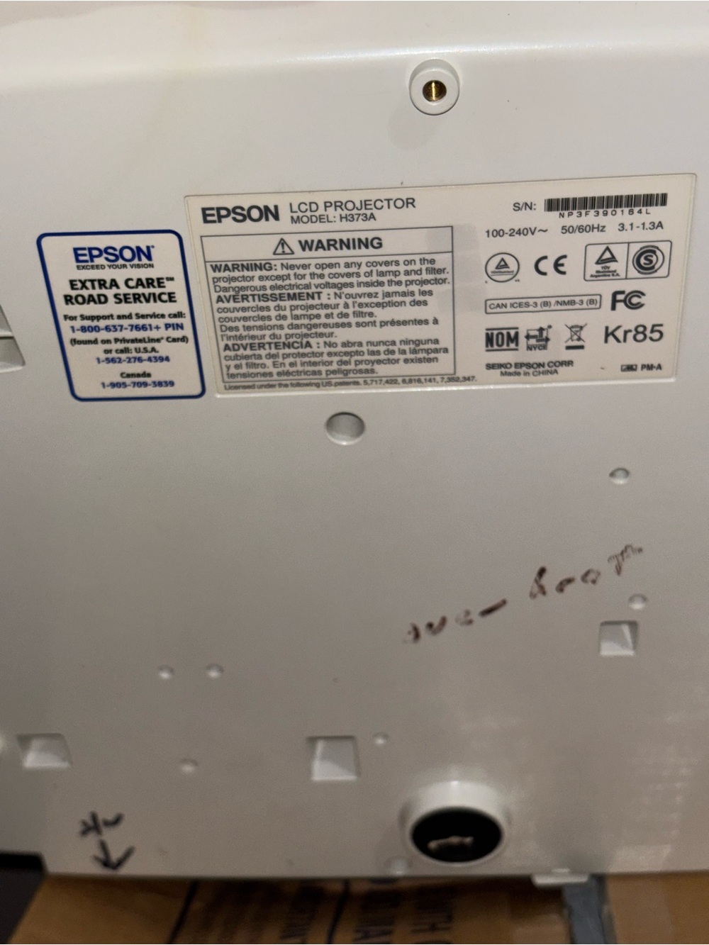 Epson cinema 8350,White with very nice adj. lens and tons of different hookups. - Picture 6 of 7